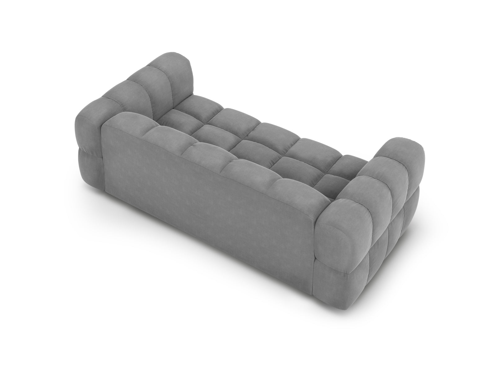 Modernes 3-Sitzer Sofa aus weichem Sky Velour in sanftem Grau, perfekt für ein elegantes Ambiente, entworfen von Cosmopolitan Design.