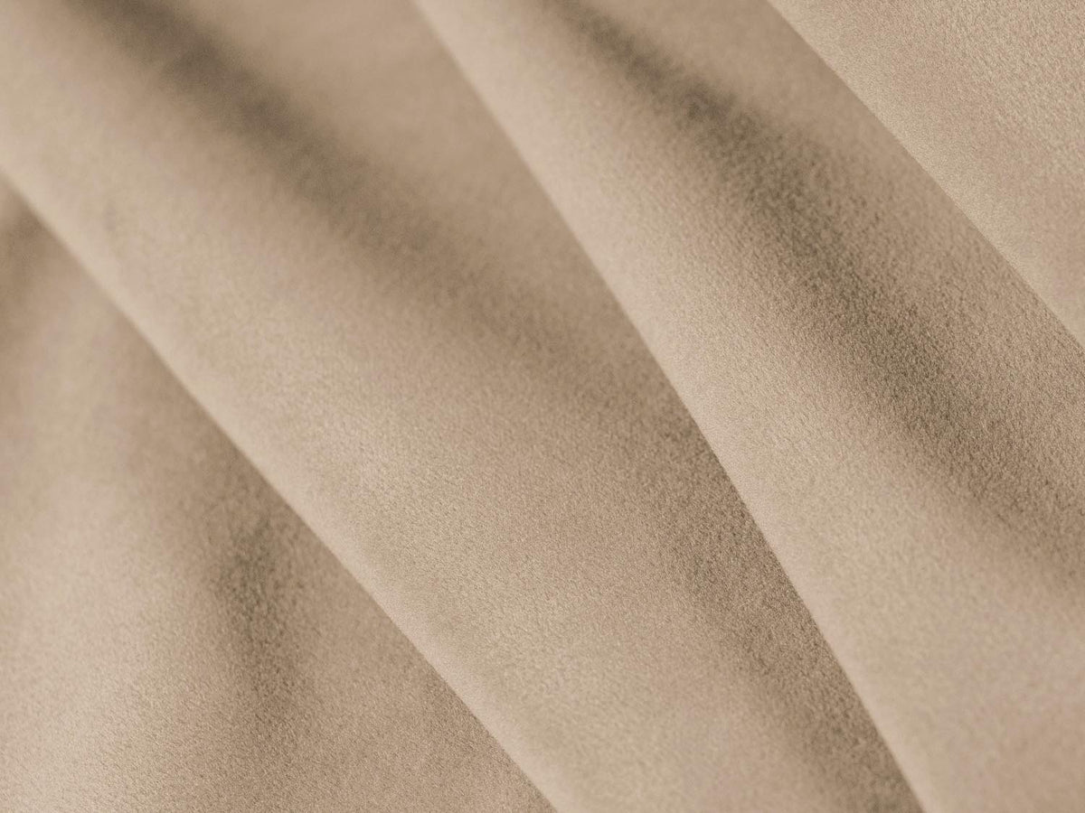 Sky Velour Sofa 3 Sitzer 102cm in Sand-Casino präsentiert im Onlineshop von KAQTU Design AG. 3er Sofa ist von Cosmopolitan Design
