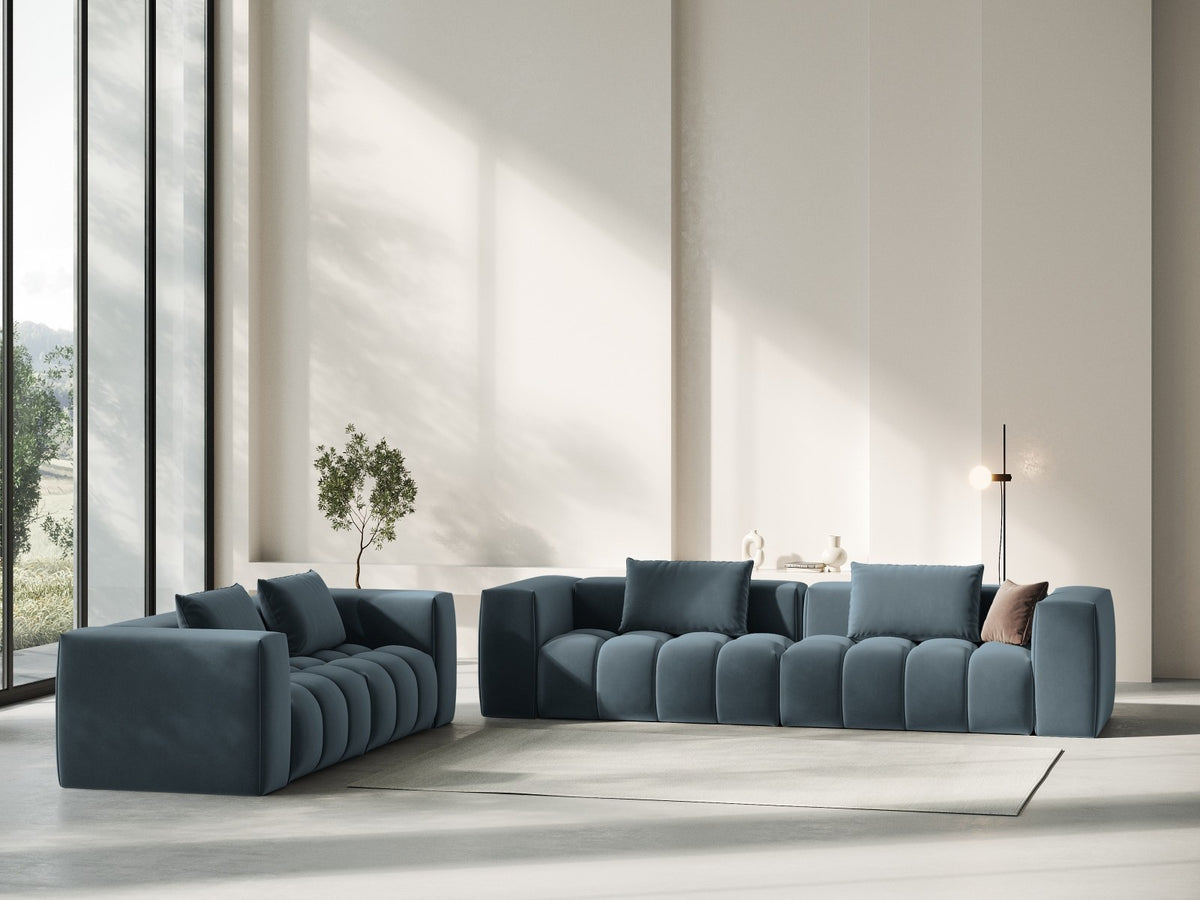 Modulares 3er Sofa Verona in Sand-Casino Samtstoff mit Massivholzrahmen und schwarzen Kunststoffbeinen, Cosmopolitan Design.