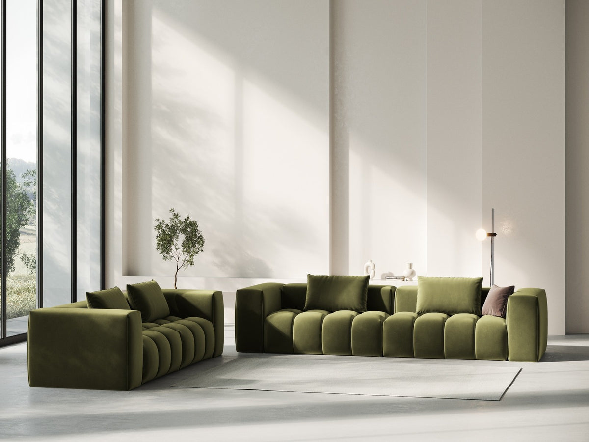 Modulares 3er Sofa Verona in Sand-Casino Samtstoff mit Massivholzrahmen und schwarzen Kunststoffbeinen, Cosmopolitan Design.