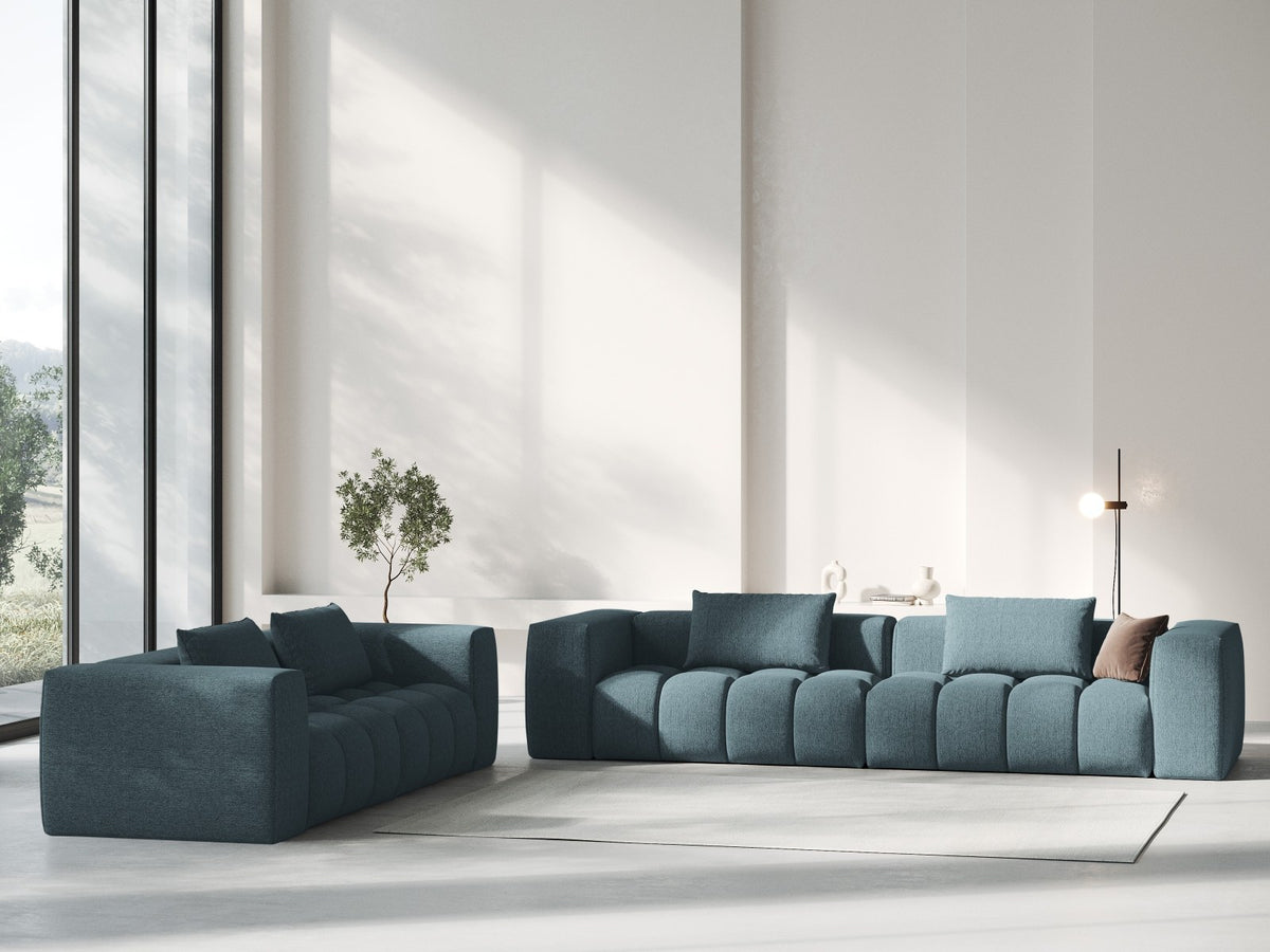 Modulares 3-Sitzer Sofa Verona in Beige mit Sorella-Stoffbezug, schwarzen Kunststoffbeinen und massivem Holzrahmen, Ansicht von vorne.