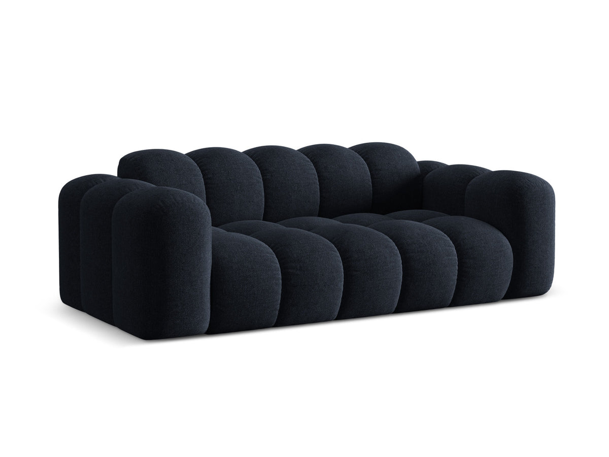 3er Sofa Treno mit Stoffbezug, schwarzen Kunststoffbeinen und flacher Rückenlehne