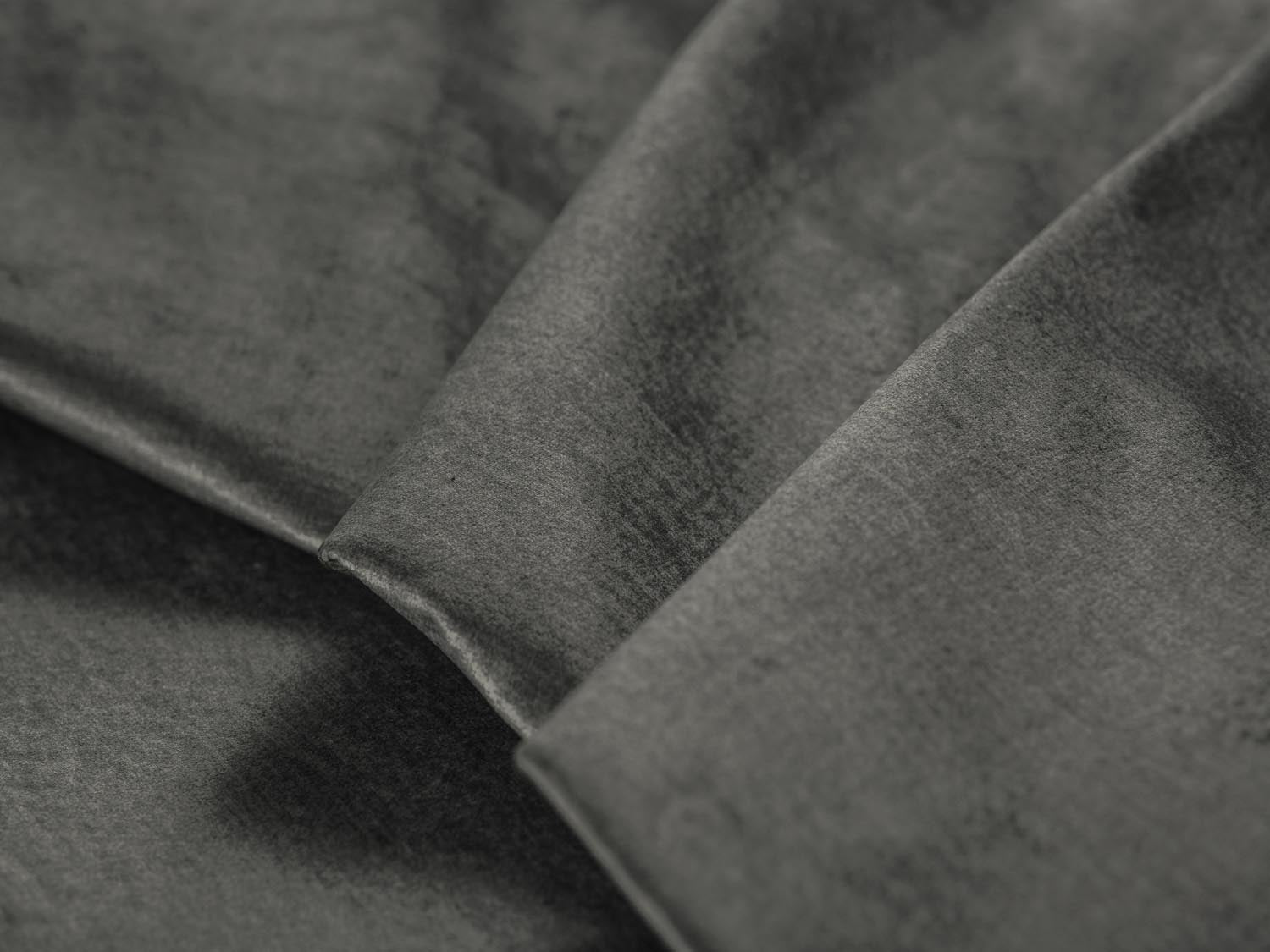 Erleben Sie das Wicklow Velour Sofa von Cosmopolitan Design – stilvolles 3-Sitzer Sofa mit cleverer Schlaffunktion und praktischem Stauraum.