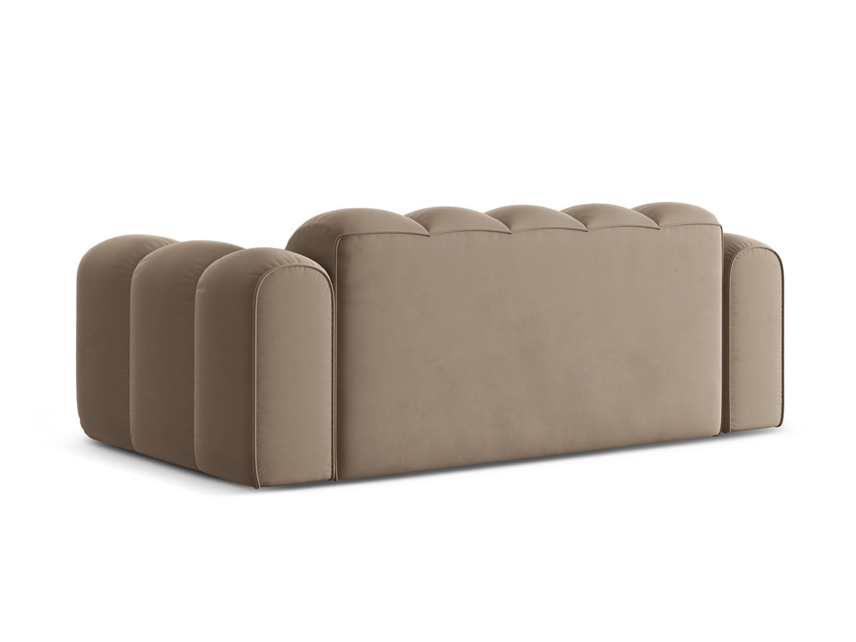 3er Sofa Treno mit Stoffbezug, schwarzen Kunststoffbeinen und flacher Rückenlehne