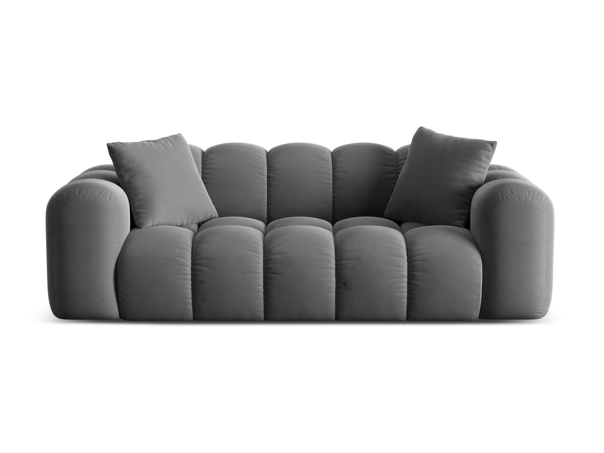 3er Sofa Treno mit Stoffbezug, schwarzen Kunststoffbeinen und flacher Rückenlehne