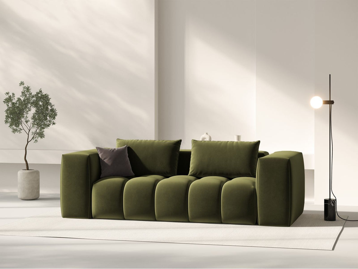 Modulares 3er Sofa Verona in Sand-Casino Samtstoff mit Massivholzrahmen und schwarzen Kunststoffbeinen, Cosmopolitan Design.