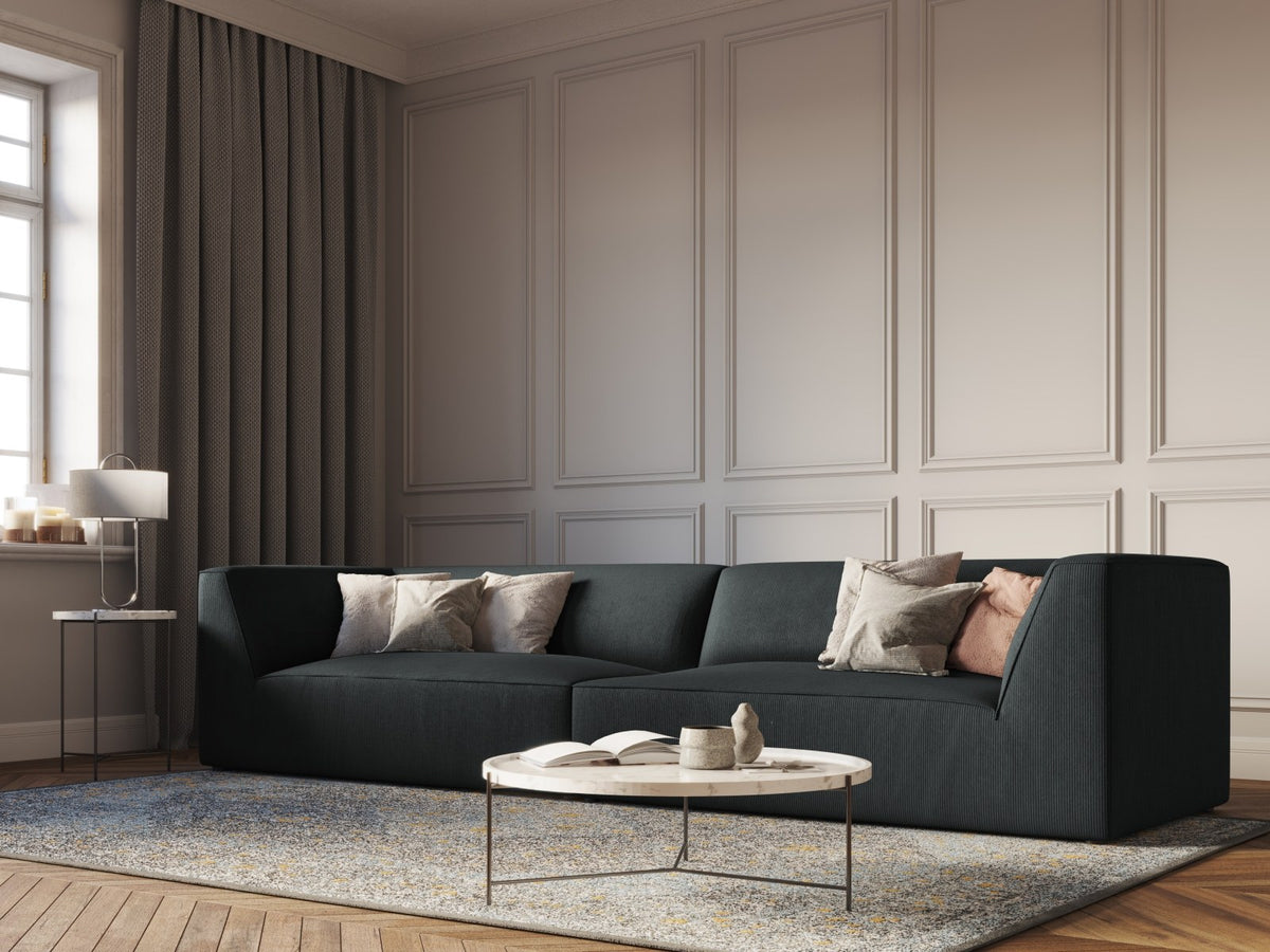 Beiges 4-Sitzer Sofa Siena mit strukturiertem Cordstoffbezug, Massivholzrahmen und schwarzen Kunststoffbeinen, moderne gerade Form.
