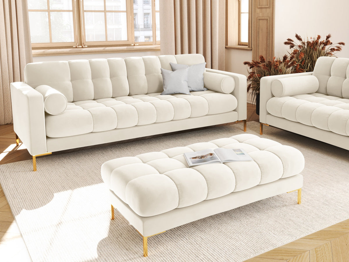 4er Sofa Bali von Cosmopolitan Design, gepolstert, mit Dekokissen auf schlanken Metallbeinen