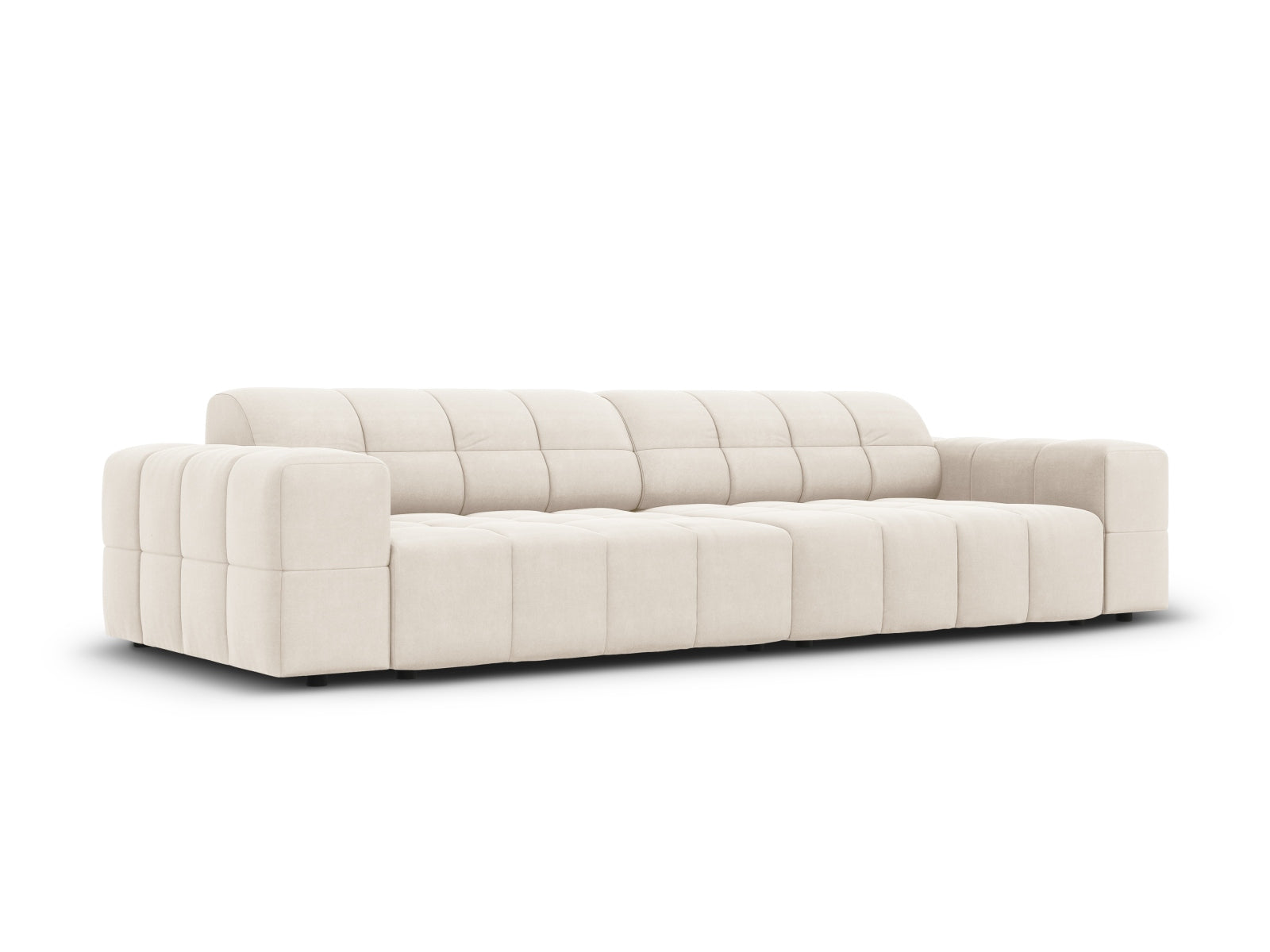 Erleben Sie das stilvolle Chicago Velour Sofa 4 Sitzer von Cosmopolitan Design – ideal für Ihr modernes Wohnzimmer und höchsten Sitzkomfort.
