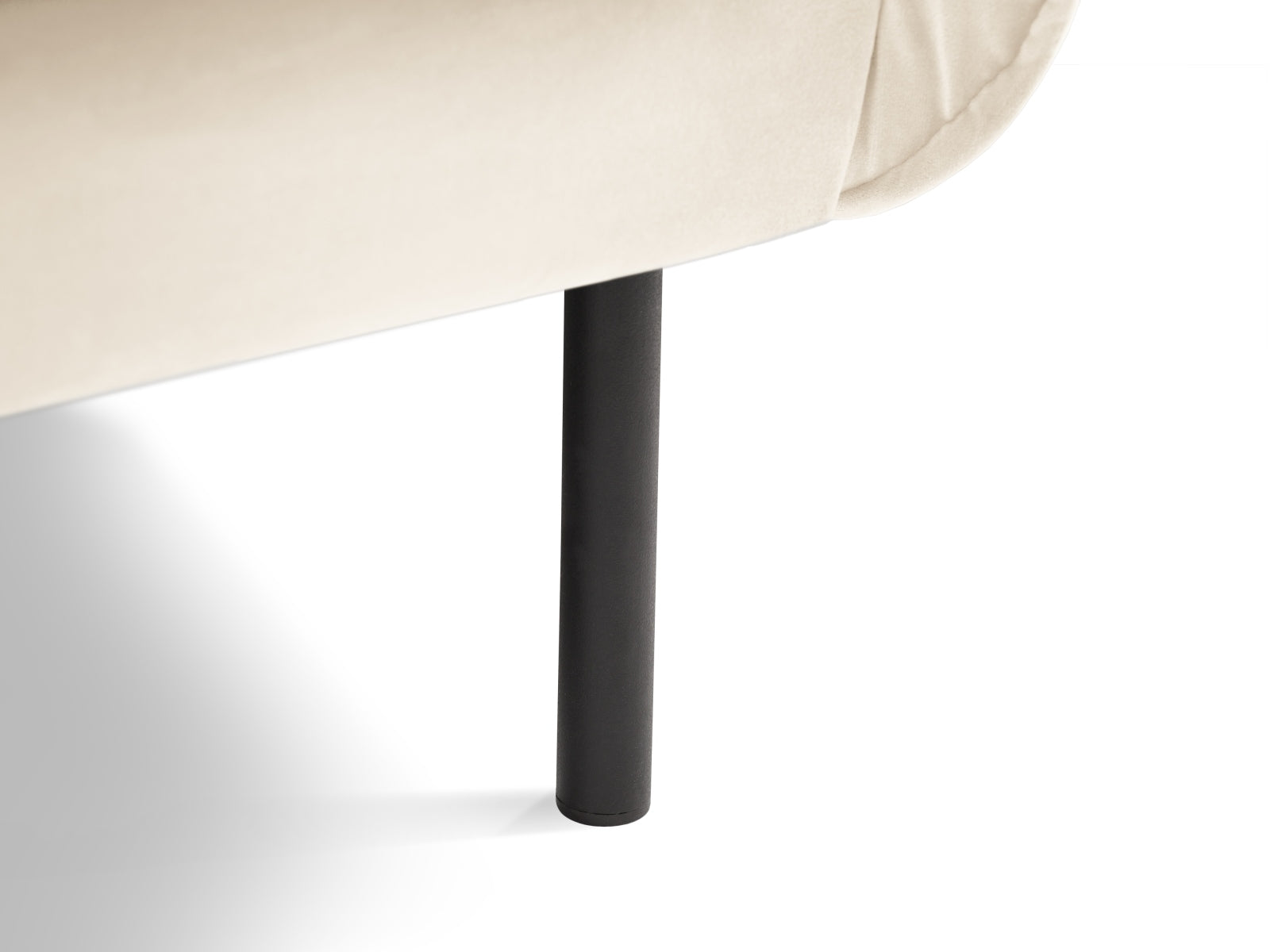 Vienna Velour Sessel 1 Sitz 94cm in Light Beige/Schwarz-Bluvel präsentiert im Onlineshop von KAQTU Design AG. Sessel ist von Cosmopolitan Design