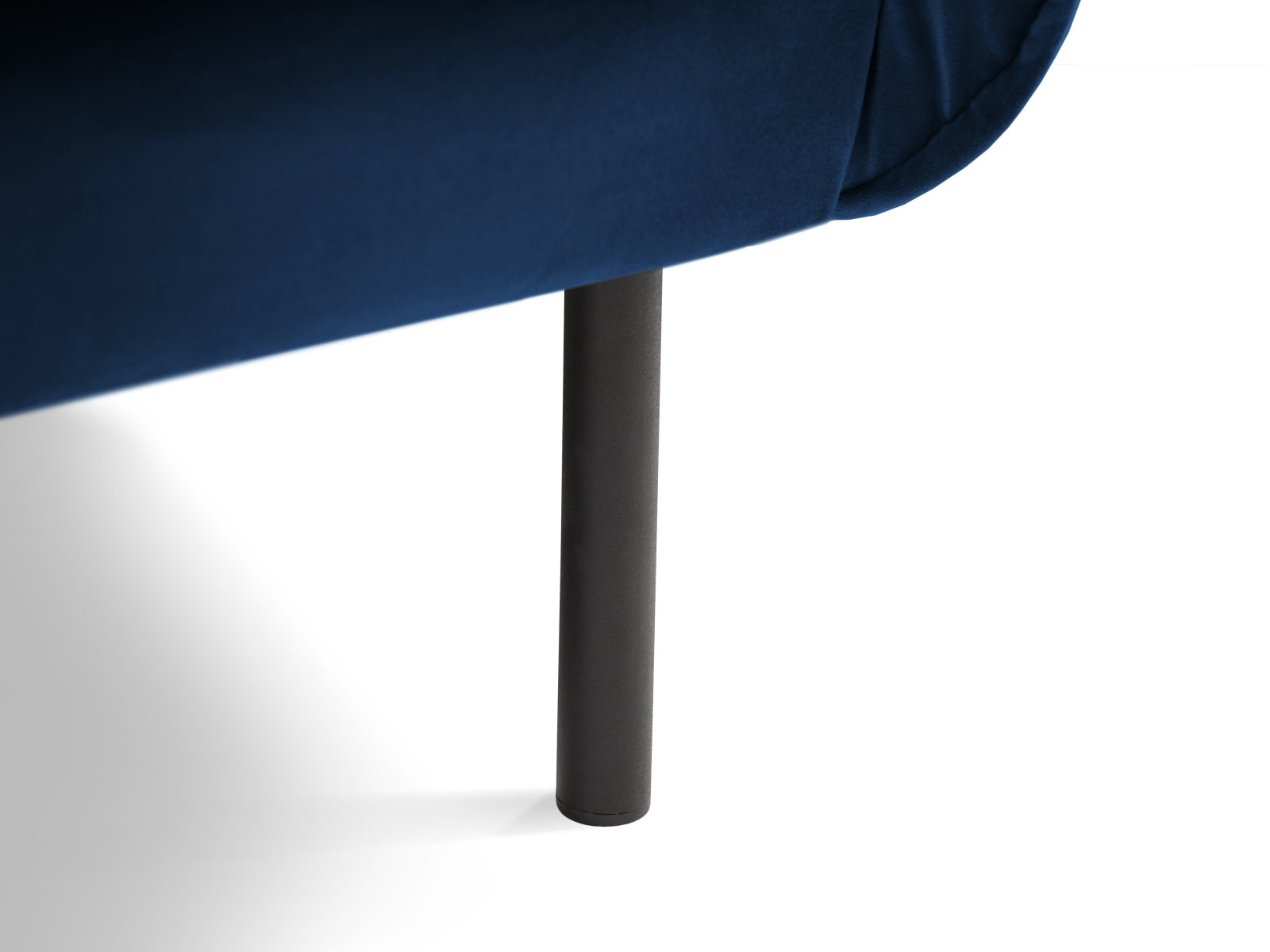 Eleganter 1-Sitzer Sessel im luxuriösen Veloursstoff in Royal Blue, 94 cm, perfekt für stilvolle Wohnräume von Cosmopolitan Design.