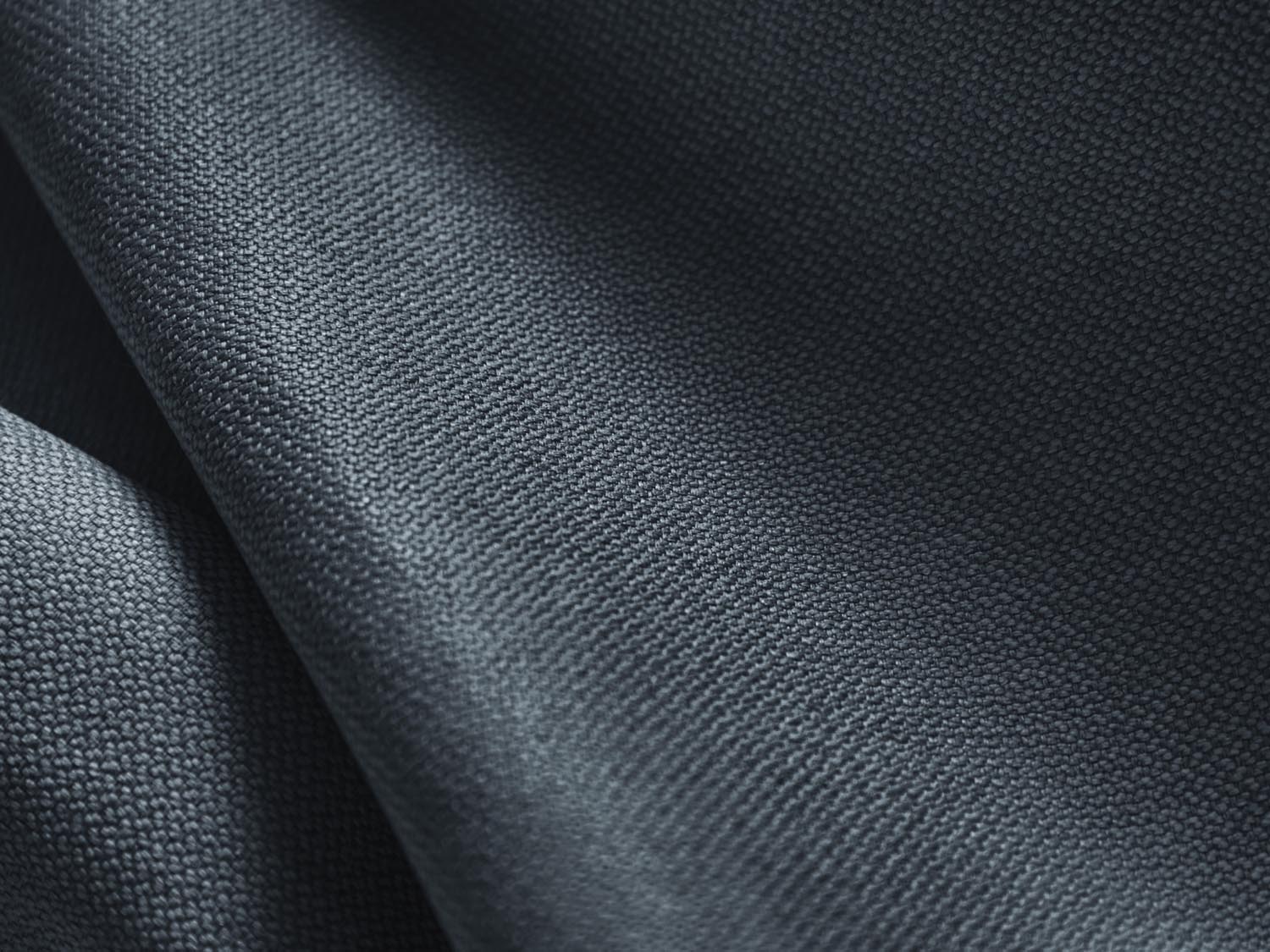 Erleben Sie das stilvolle Arendal Boxspring Bett-Set 166cm von Cosmopolitan Design – perfekter Schlafkomfort und modernes Design für Ihr Schlafzimmer.