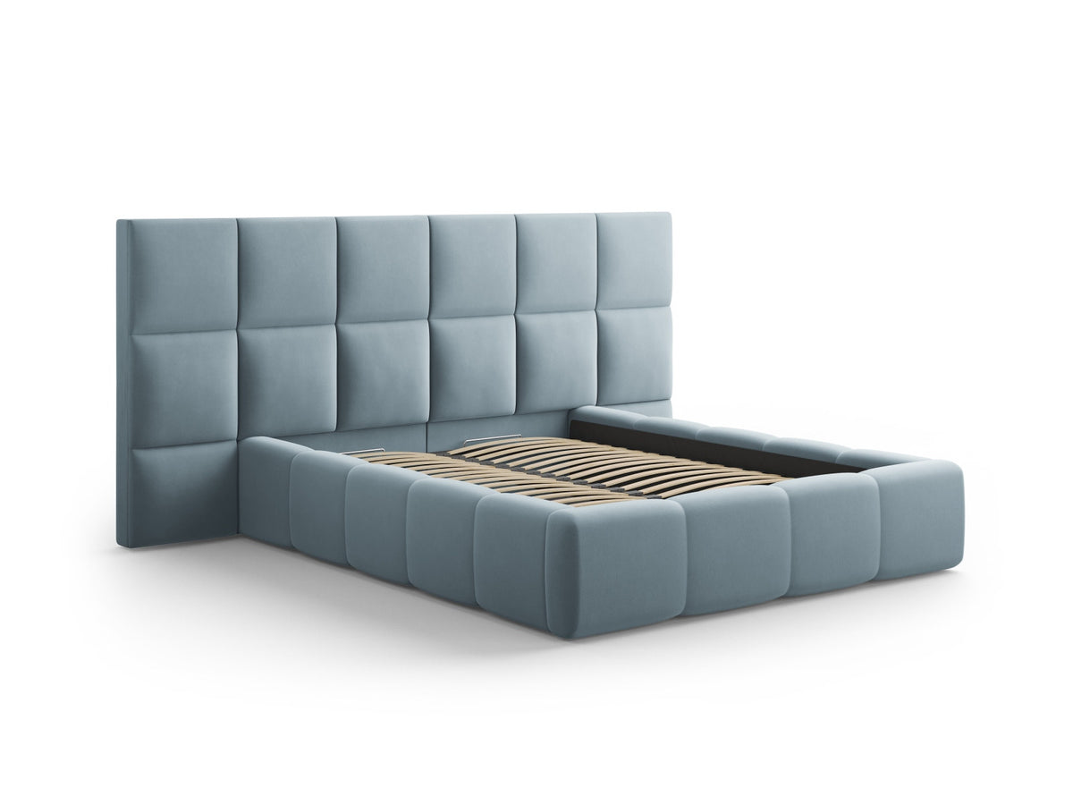 Livigno Bett mit Stauraum With Double Kopfteil 140cm in Light Blue-Bluvel präsentiert im Onlineshop von KAQTU Design AG. Bett ist von Cosmopolitan Design