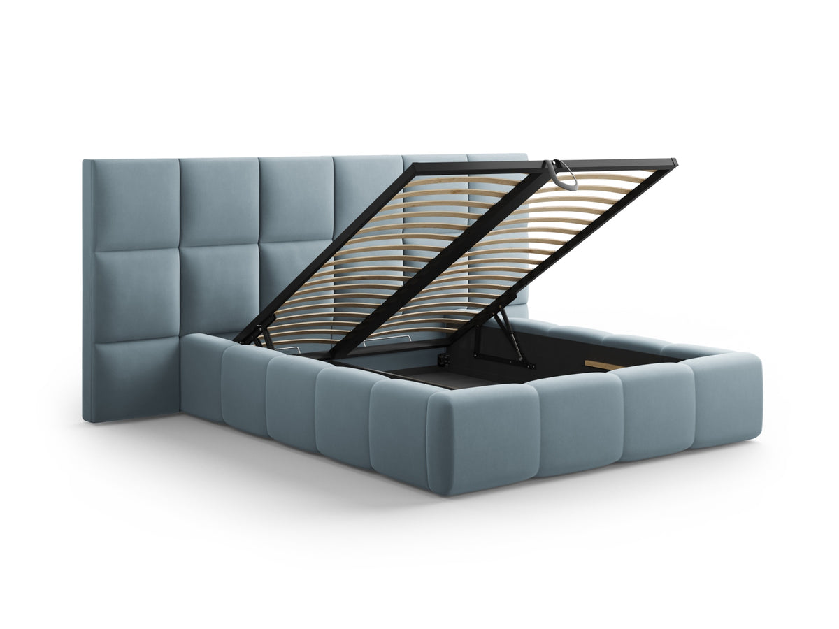 Livigno Bett mit Stauraum With Double Kopfteil 160cm in Light Blue-Bluvel präsentiert im Onlineshop von KAQTU Design AG. Bett ist von Cosmopolitan Design