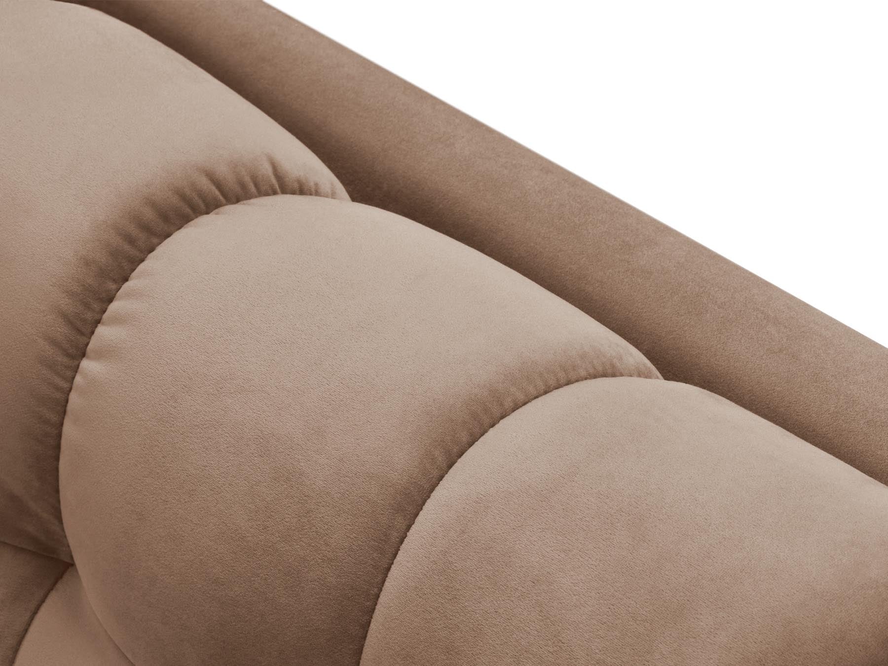 Stilvolle linke Chaise Longue Bali in zartem Beige-Bluvel, perfekt für zeitgemäße Wohnkonzepte und gemütliche Entspannungsbereiche.