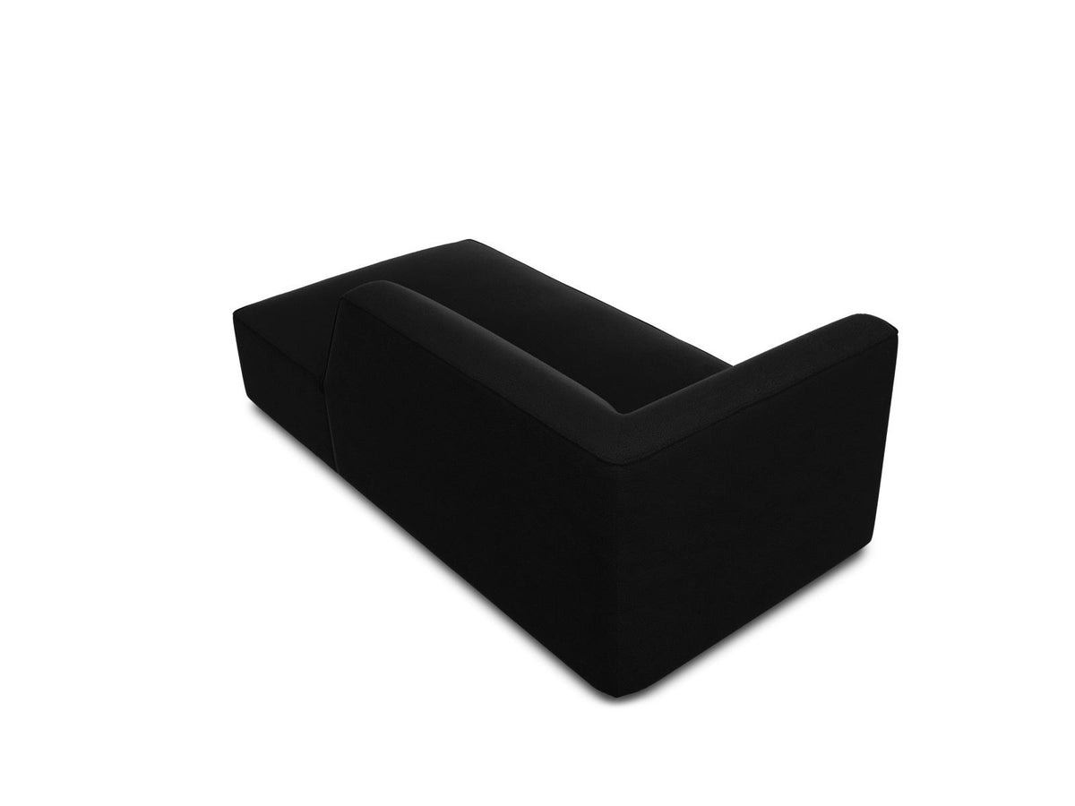 Beige Samt-Chaiselongue Siena von Cosmopolitan Design, rechte Ausführung, Massivholzrahmen, schwarze Kunststoffbeine, 181cm lang.