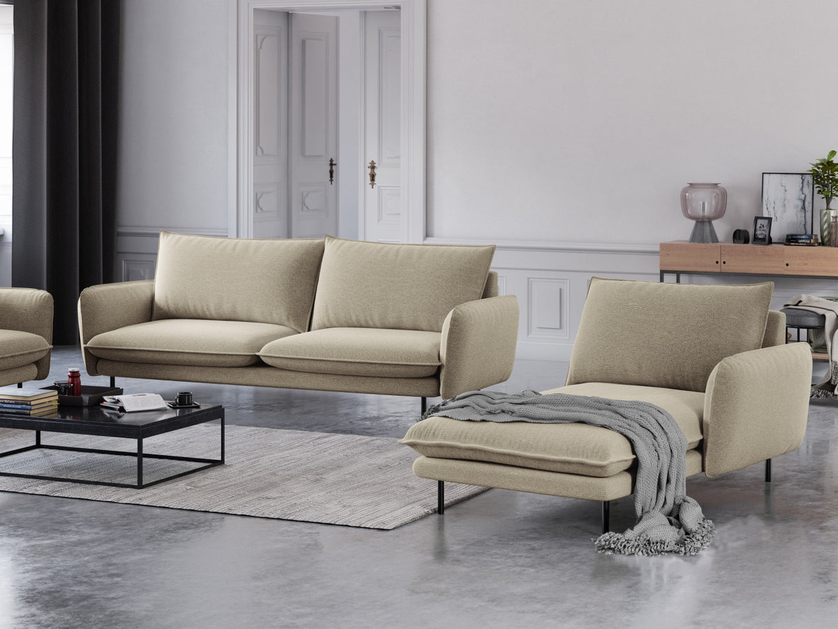 Vienna Sofa Chaise Lounge rechts 1 Sitz 110cm in Beige/Schwarz-Positano präsentiert im Onlineshop von KAQTU Design AG. L-Sofa rechts ist von Cosmopolitan Design
