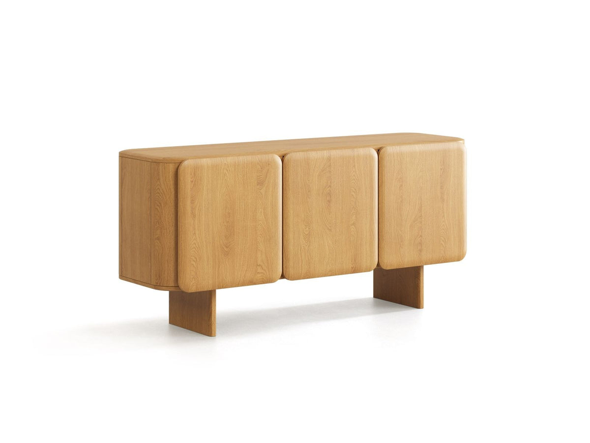 Kommode Toledo 45cm von Cosmopolitan Design in Natural Oak-Wood, mit Holzbeinen, mehreren Fachböden und zwei Türen, Masse 160x45x76cm.