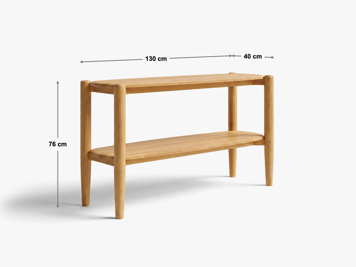 Konsole aus massivem Eichenholz mit sichtbaren Ästen und Maserung, Holzbeinen und zwei Regalböden, Farbe Natural Oak-Wood, Ansicht von vorne.