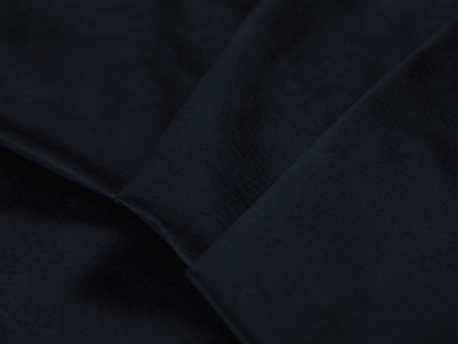 Entdecken Sie das Clinton Velour Ecksofa von Cosmopolitan Design: elegantes 5-Sitzer Sofa mit praktischer Schlaffunktion und grosszügigem Stauraum!