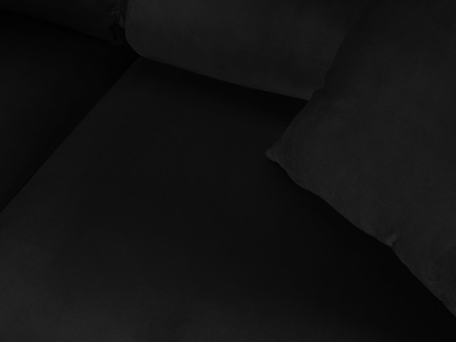 Stylisches Kyoto Velour Ecksofa links in edlem Schwarz, 5-Sitzer mit praktischer Schlaffunktion und Stauraum für zusätzlichen Komfort.
