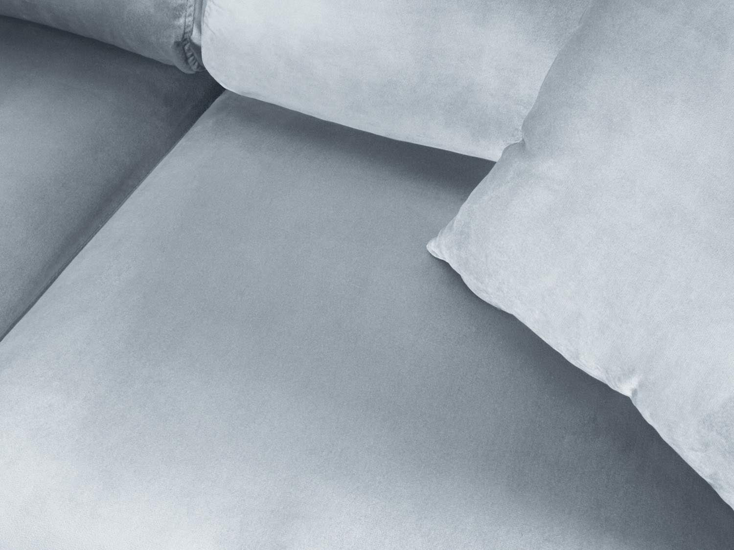 Elegantes 5-Sitzer Kyoto Velour Ecksofa links in zartem Hellblau, perfekt für gemütliche Abende, mit praktischer Schlaffunktion und Stauraum.