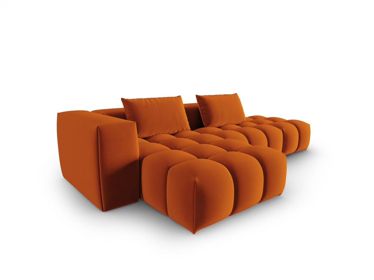 Modulares Ecksofa Verona in Sand-Casino Samt mit Récamiere links, schwarzen Kunststoffbeinen und weicher Velours-Polsterung, 4 Sitzplätze.