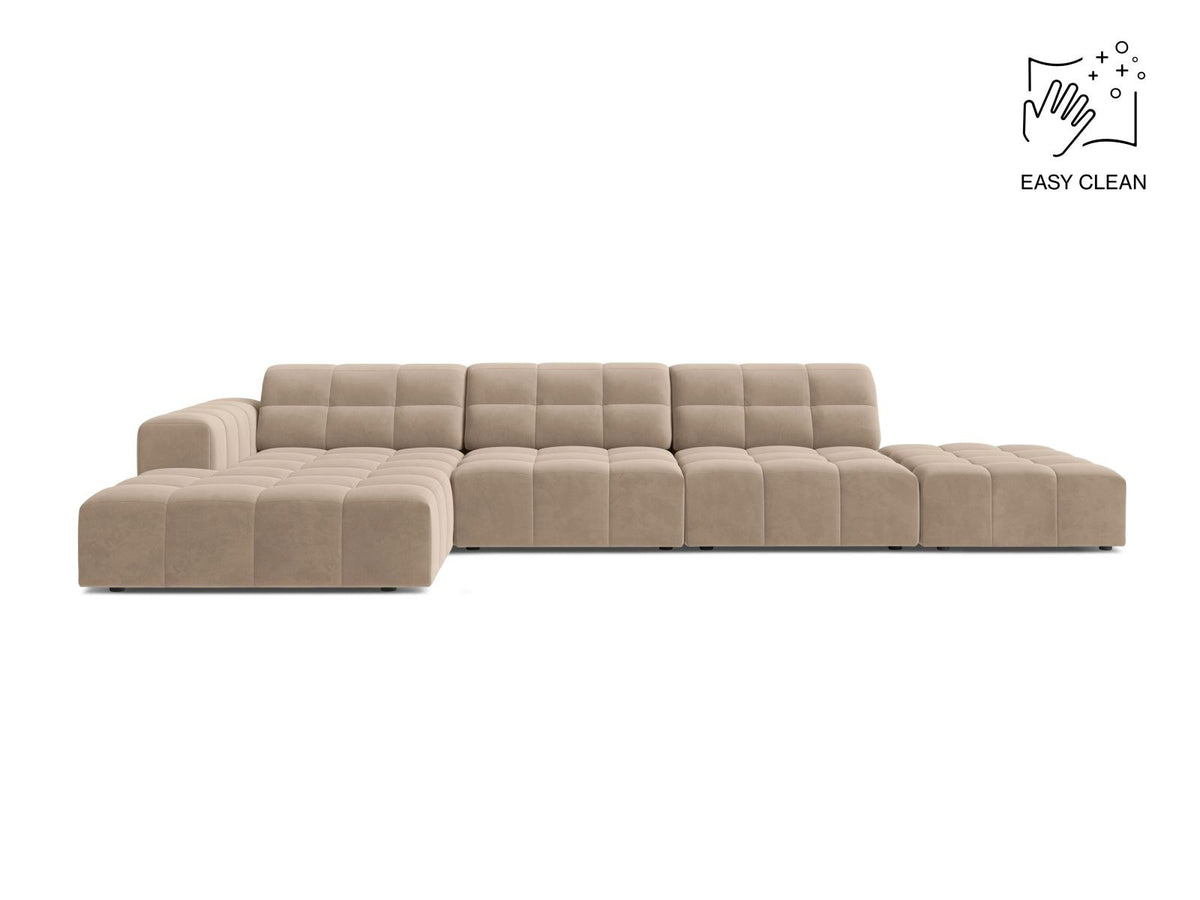 Ecksofa links von Cosmopolitan Design mit Samtbezug in Light Beige, massivem Holzrahmen und schwarzen Kunststoffbeinen, Modell Chicago.