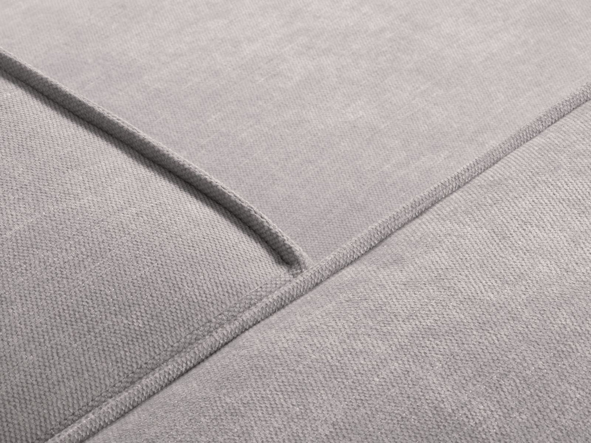 Ecksofa links Turin von Cosmopolitan Design in Light Beige-Rosario, Chenille-Bezug, Buchenholzbeine, 5 Sitzplätze, Récamiere-Form.