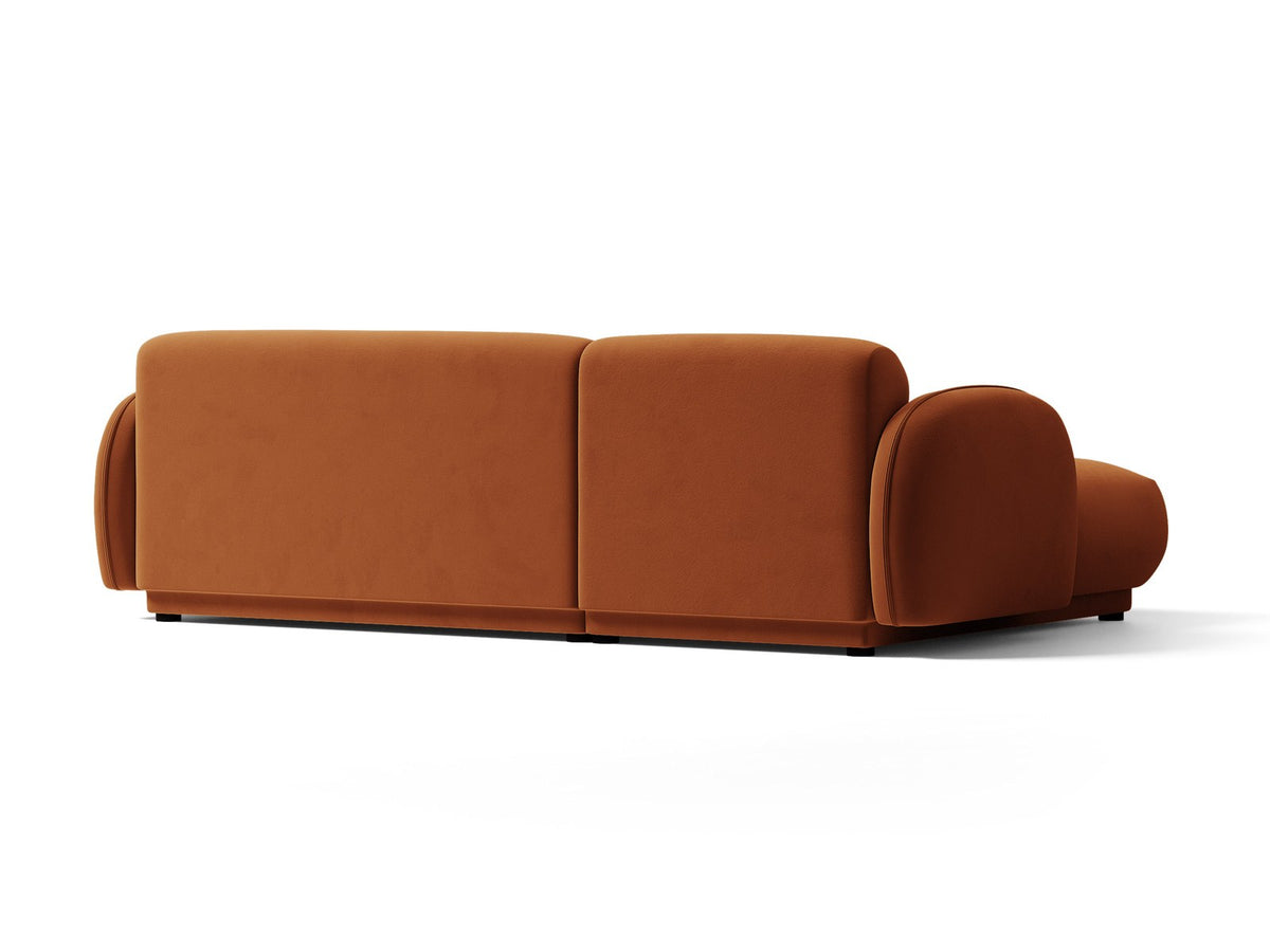 Bilbao Ecksofa links 3-Sitzer von Cosmopolitan Design in Light Beige-Casino Samtstoff, Holzrahmen, schwarze Kunststoffbeine, mit Récamiere.