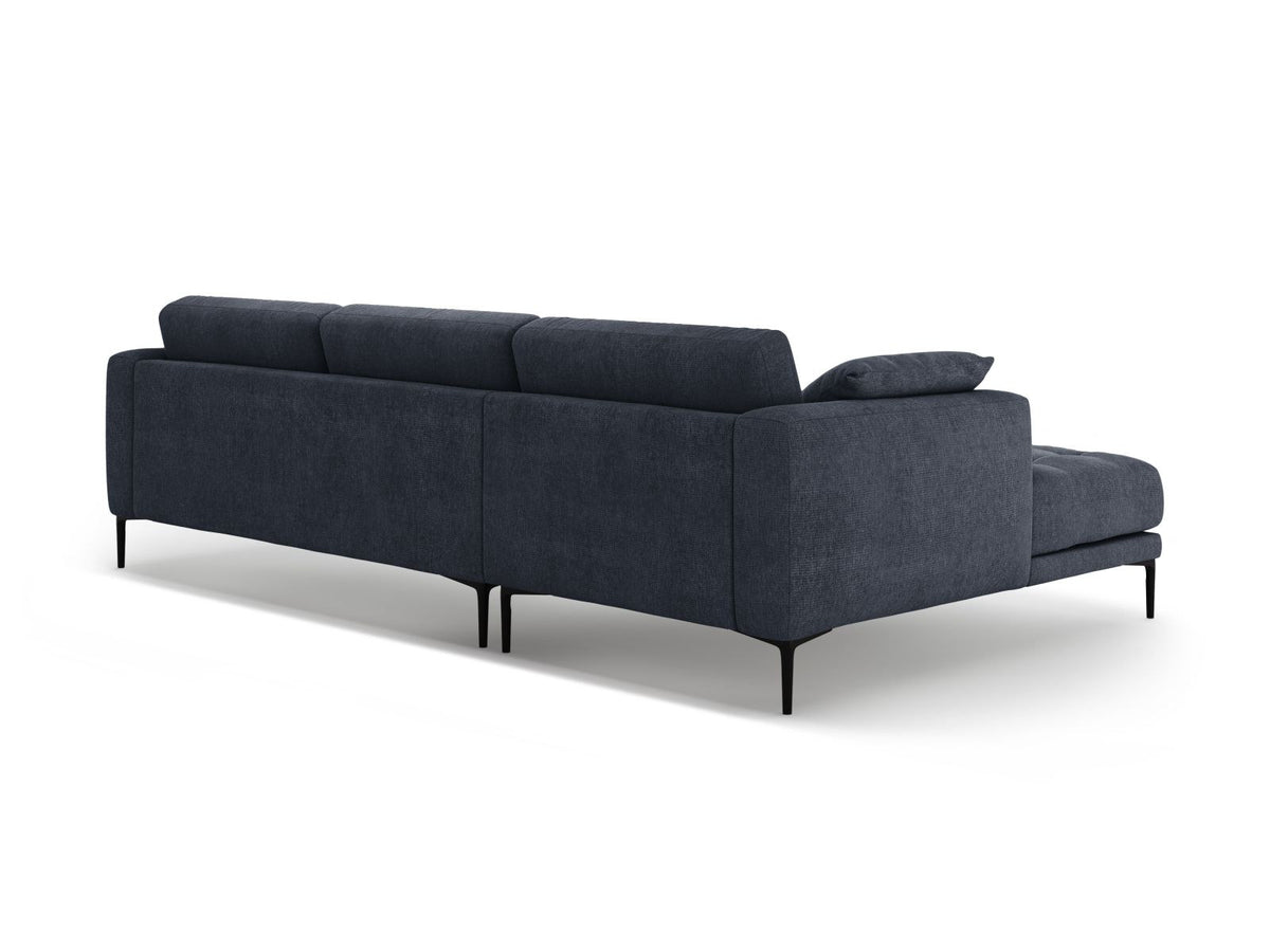 Beiges Ecksofa Lazio mit Récamiere links, Strukturstoff Sorella, schwarze Metallbeine, Massivholzrahmen, moderne Wohnzimmercouch.