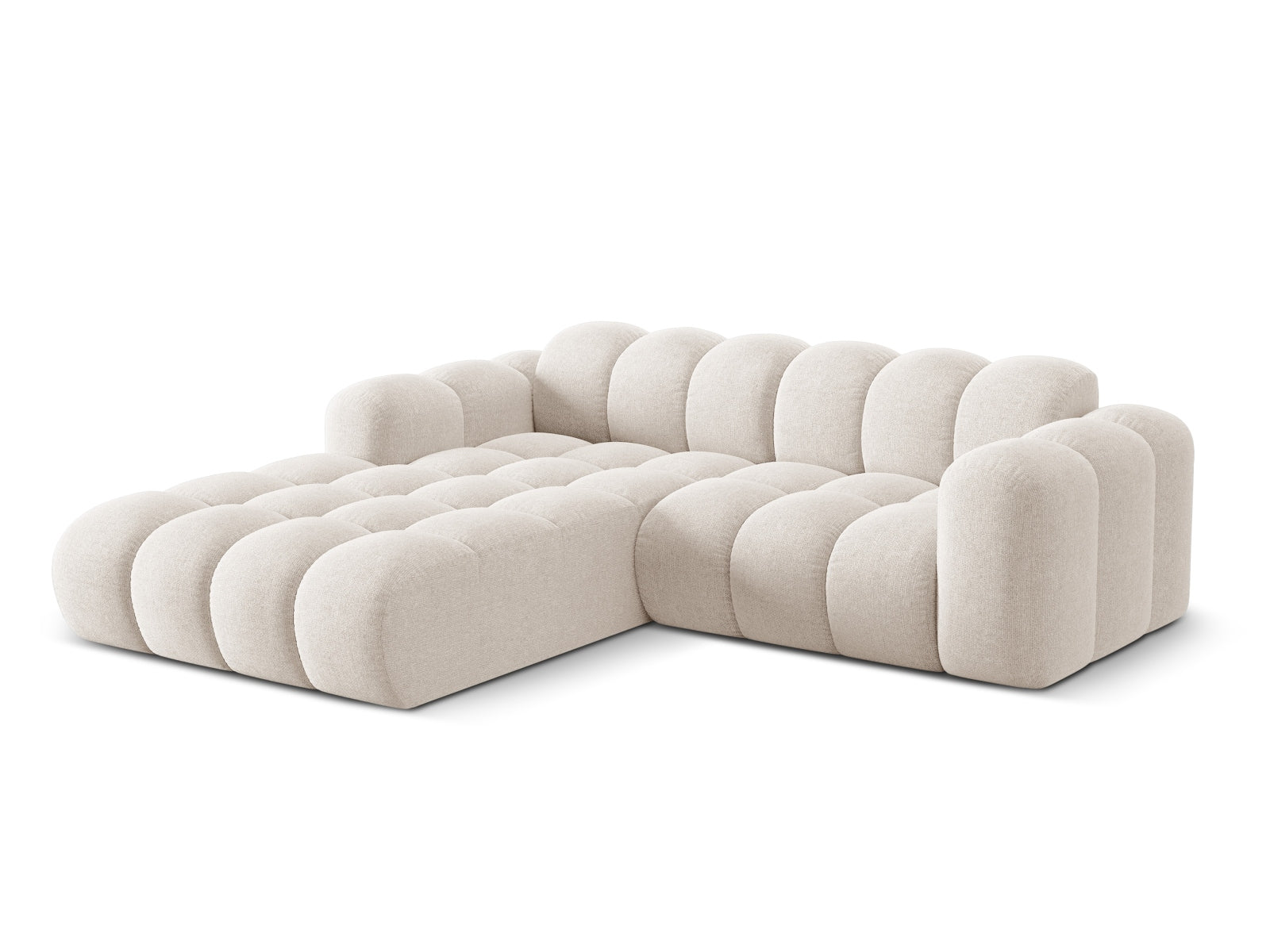 Elegantes 3-Sitzer Ecksofa Treno in sanftem Light Beige, ideal für stilvolle Wohnräume, präsentiert von Cosmopolitan Design.