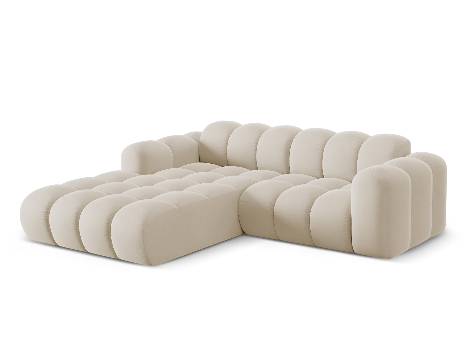 Elegantes 3-Sitzer Ecksofa Treno in stilvollem Dark Beige-Bluvel, ideal für moderne Wohnräume, erhältlich bei KAQTU Design AG.