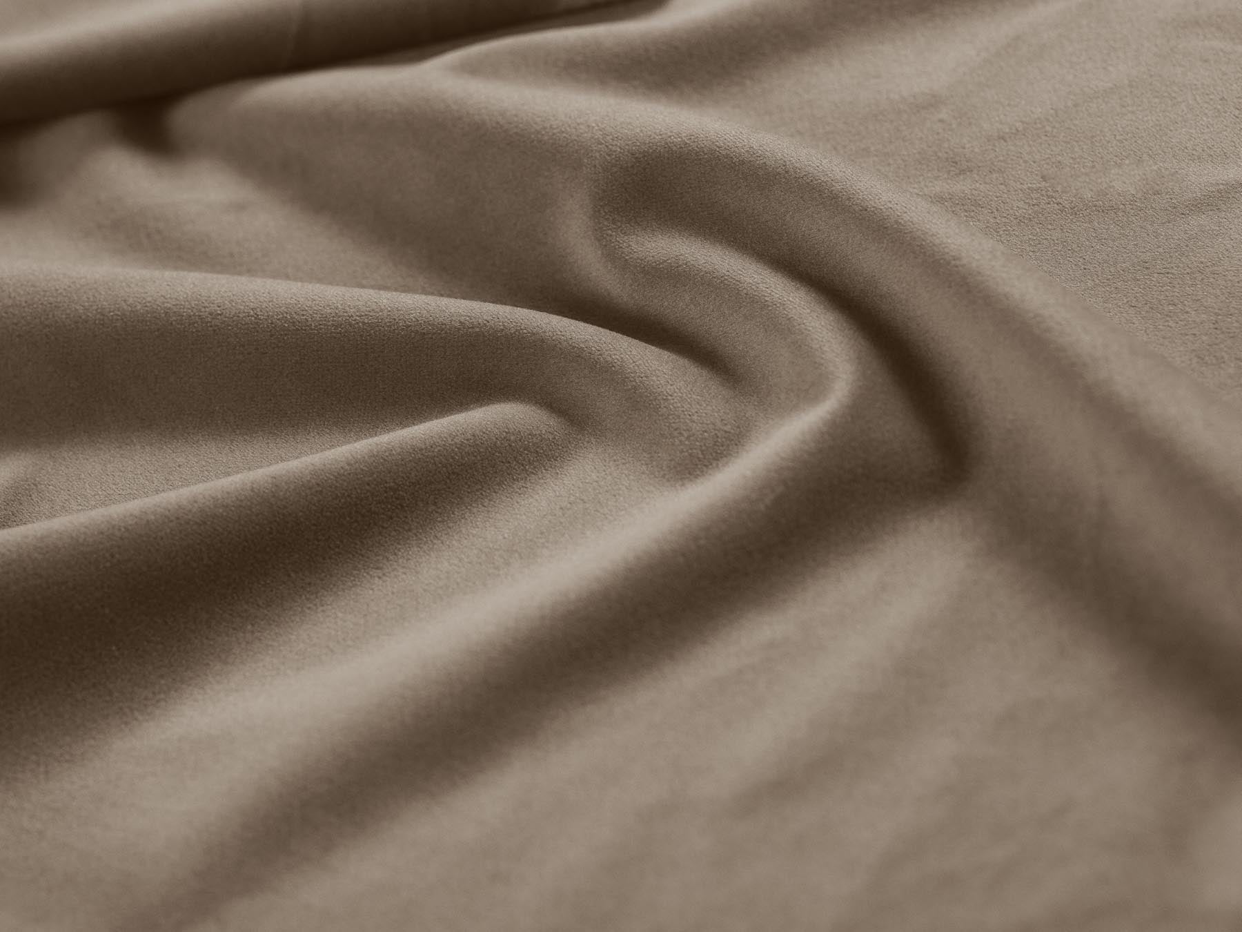 Elegantes 3-Sitzer Ecksofa Treno in hochwertigem Cappuccino-Bluvel, ideal für moderne Wohnräume und gemütliche Atmosphäre von Cosmopolitan Design.
