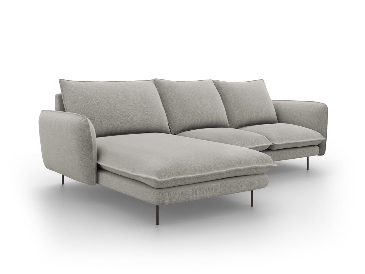 Vienna Ecksofa links 5 Sitzer 170cm in Light Grey/Schwarz-Asgard/ Positano präsentiert im Onlineshop von KAQTU Design AG. L-Sofa links ist von Cosmopolitan Design