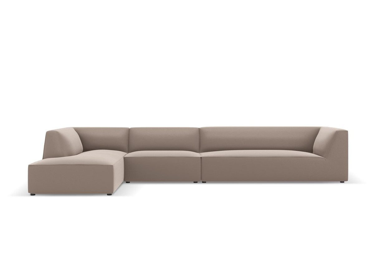 Modulares Ecksofa Siena in Light Beige mit lederähnlichem Bezugsstoff, schwarzen Kunststoffbeinen und moderner Eckform, 5-Sitzer, 180 cm Tiefe.