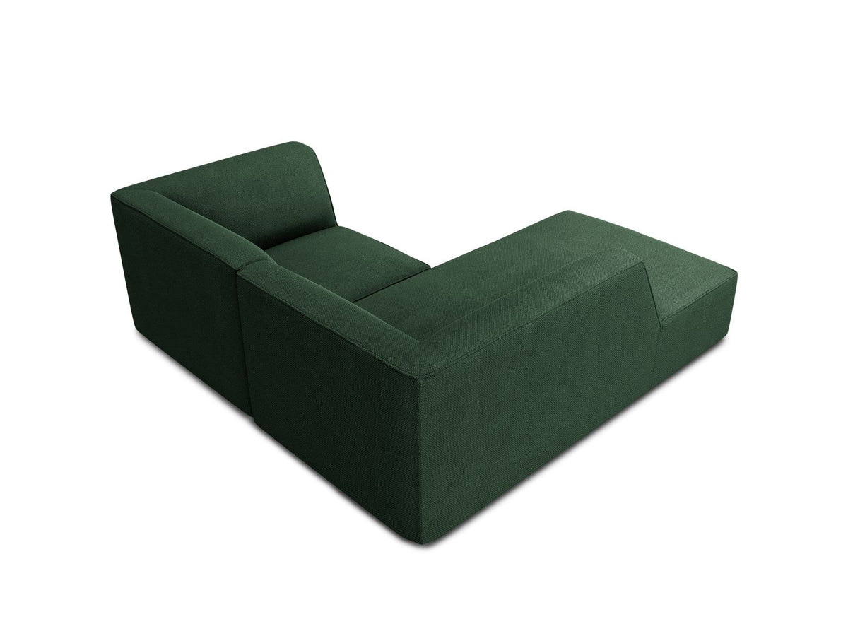 Modulares Ecksofa Siena mit gelbem Ottawa-Stoffbezug, schwarzen Kunststoffbeinen und Récamiere, Ansicht von vorne im Wohnraum.