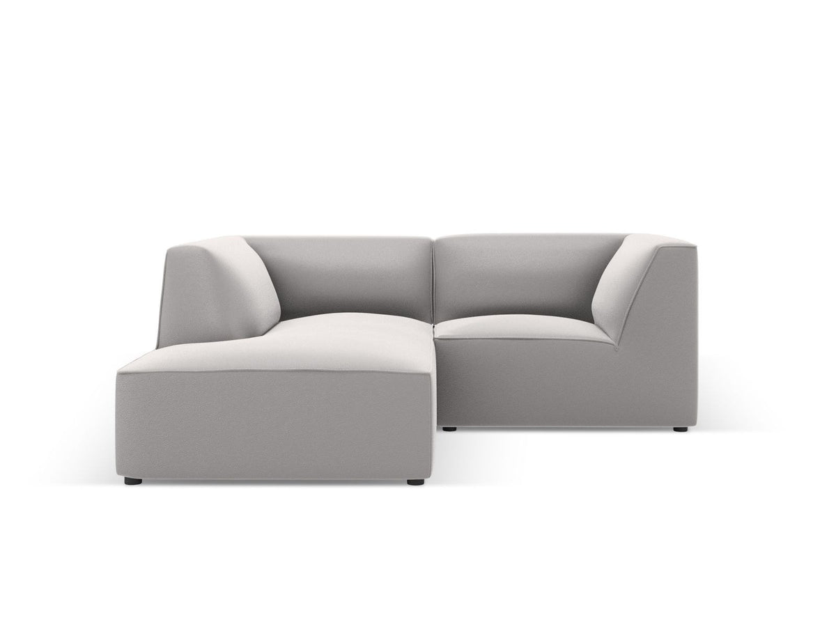 Modulares Ecksofa links Siena in Light Beige-Pacifico mit lederähnlichem Kunstlederbezug, schwarzen Kunststoffbeinen und Récamiere-Form.