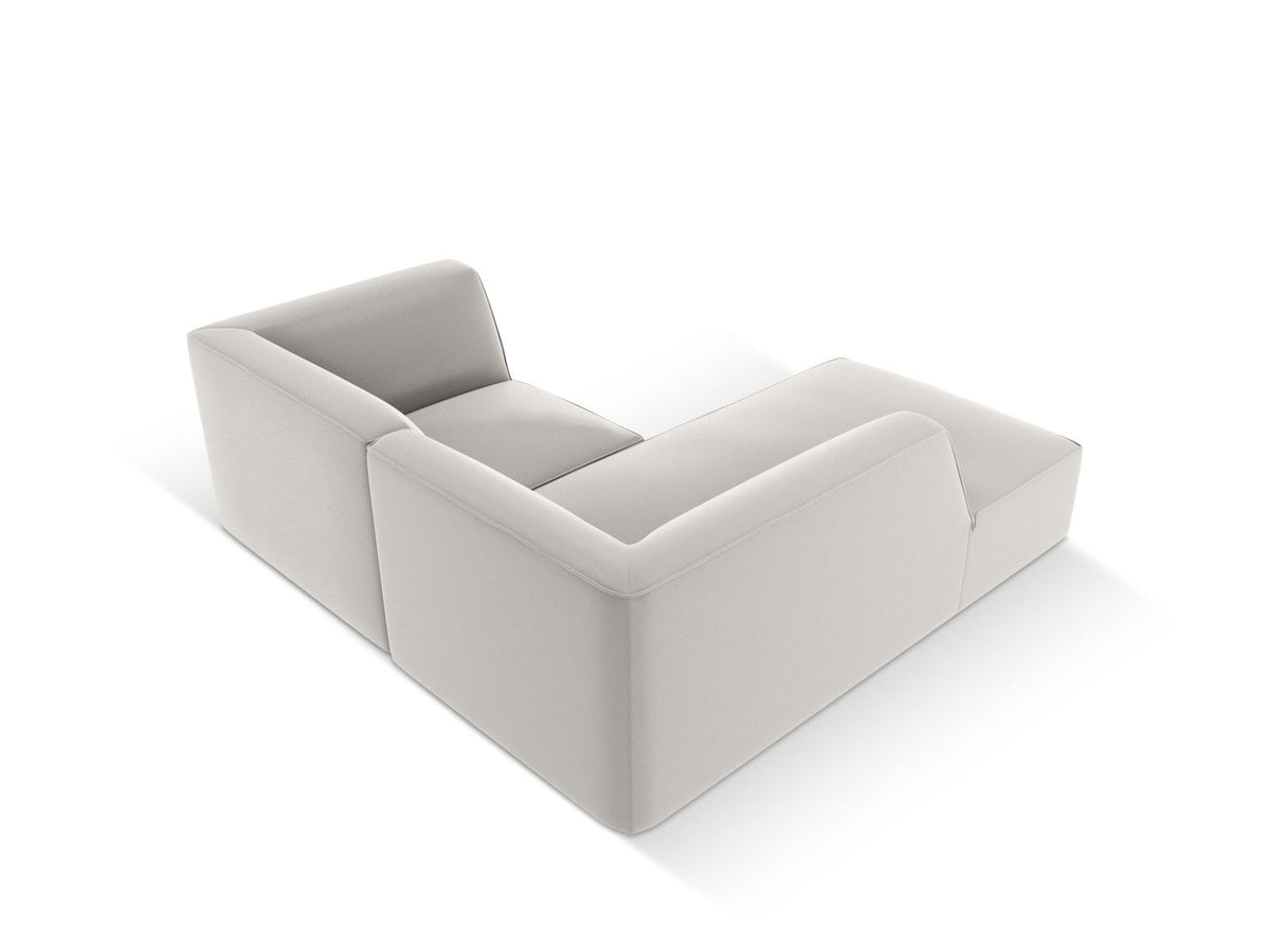 Modulares Ecksofa links Siena in Light Beige-Pacifico mit lederähnlichem Kunstlederbezug, schwarzen Kunststoffbeinen und Récamiere-Form.
