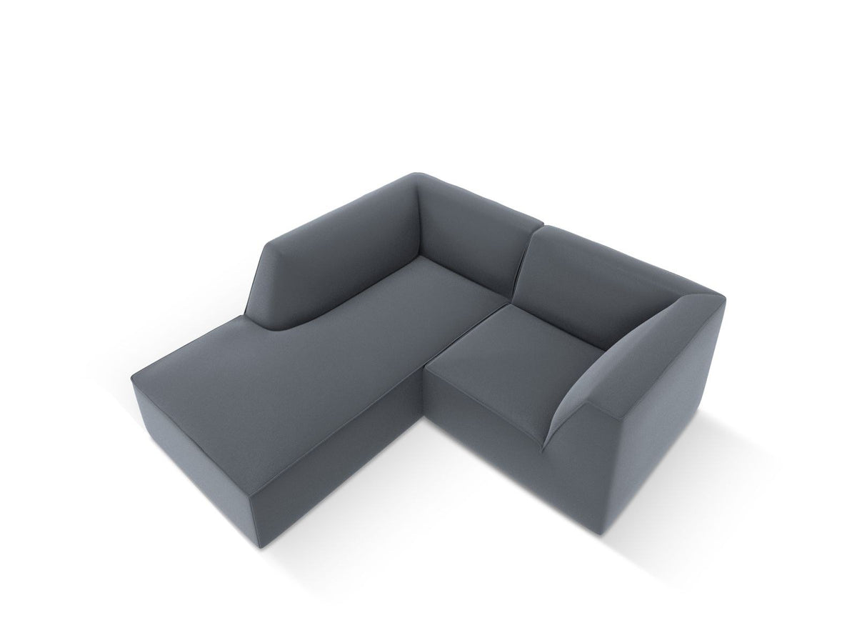 Modulares Ecksofa links Siena in Light Beige-Pacifico mit lederähnlichem Kunstlederbezug, schwarzen Kunststoffbeinen und Récamiere-Form.