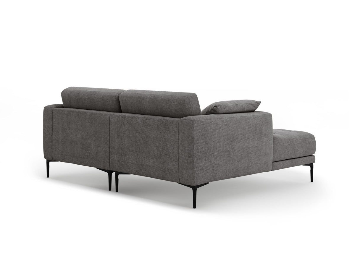 Ecksofa Links Lazio von Cosmopolitan Design in Beige mit Sorella-Stoffbezug, Massivholzrahmen und schwarzen Metallbeinen, seitliche Ansicht.