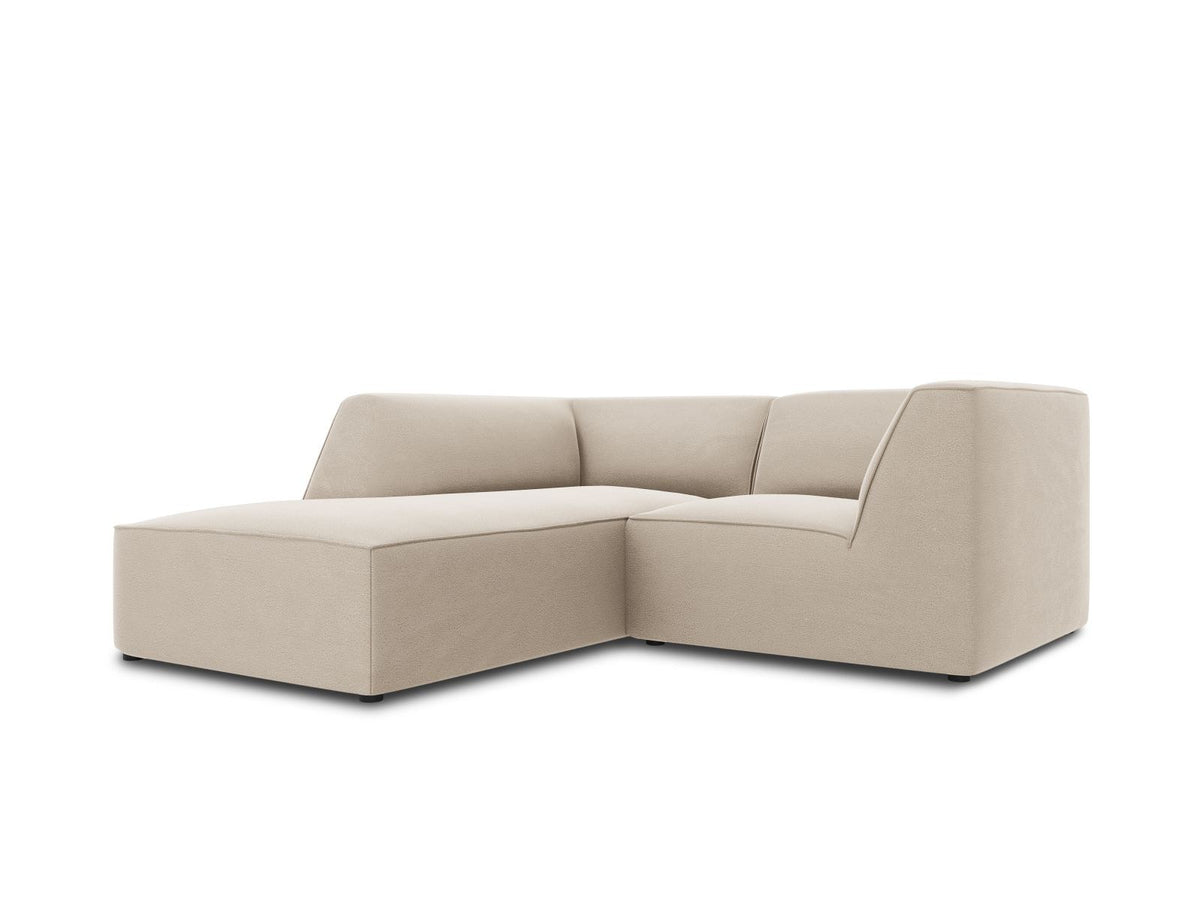 Modulares Ecksofa in Beige-Samt mit Récamiere links, Massivholzrahmen, schwarzen Kunststoffbeinen und weicher Samtpolsterung.