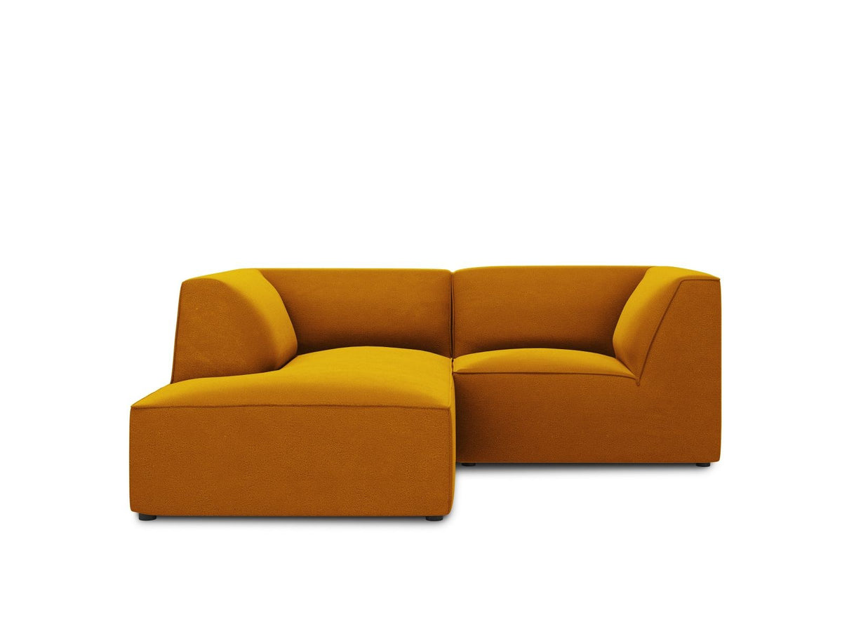 Modulares Ecksofa in Beige-Samt mit Récamiere links, Massivholzrahmen, schwarzen Kunststoffbeinen und weicher Samtpolsterung.