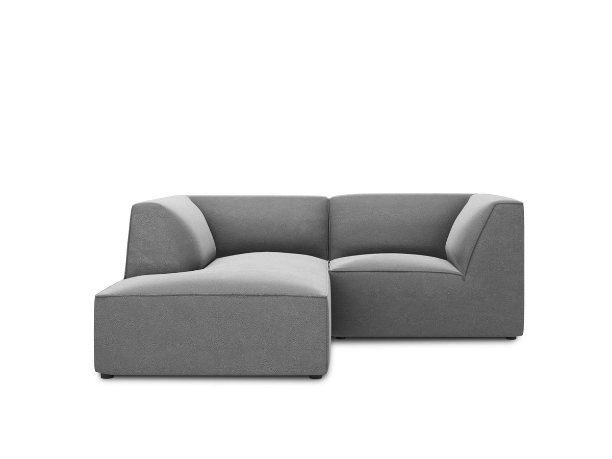 Modulares Ecksofa in Beige-Samt mit Récamiere links, Massivholzrahmen, schwarzen Kunststoffbeinen und weicher Samtpolsterung.