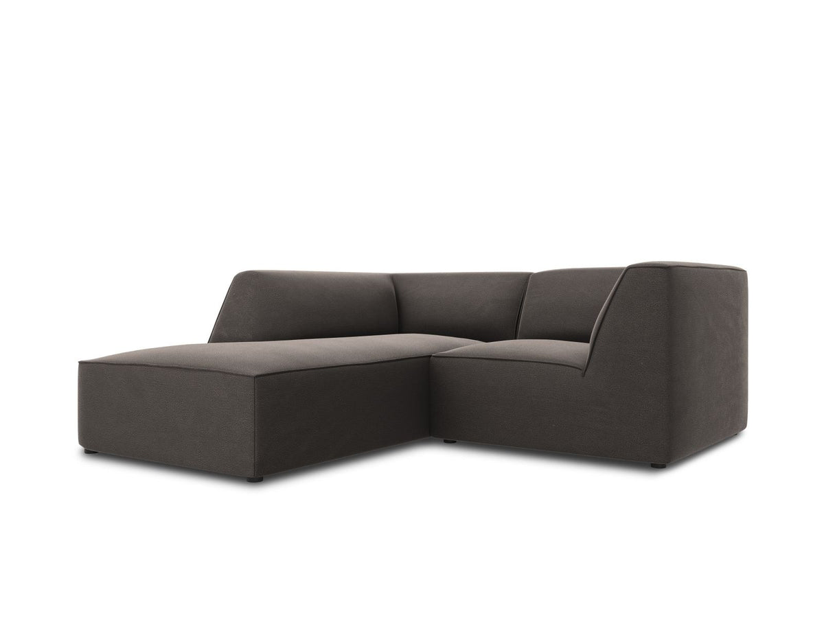 Modulares Ecksofa in Beige-Samt mit Récamiere links, Massivholzrahmen, schwarzen Kunststoffbeinen und weicher Samtpolsterung.
