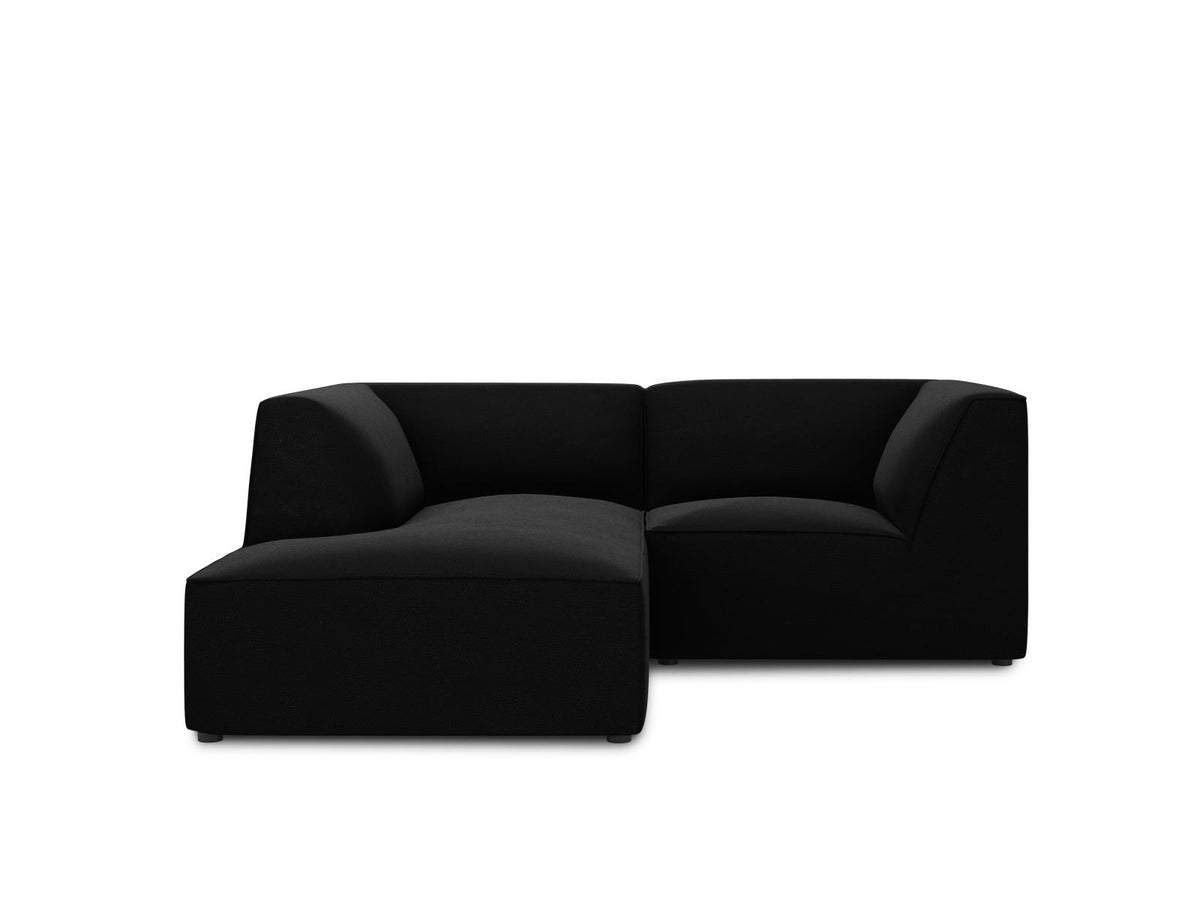 Modulares Ecksofa in Beige-Samt mit Récamiere links, Massivholzrahmen, schwarzen Kunststoffbeinen und weicher Samtpolsterung.