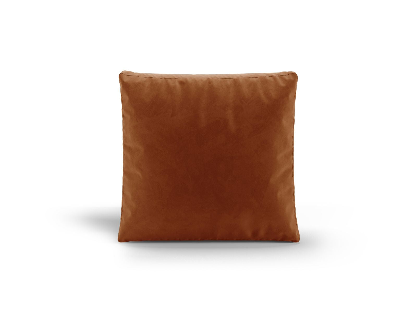 Elegantes Kissen Aveiro in warmem Terracotta, ideal für stilvolle Wohnräume. Hochwertiges Design von Cosmopolitan Design.