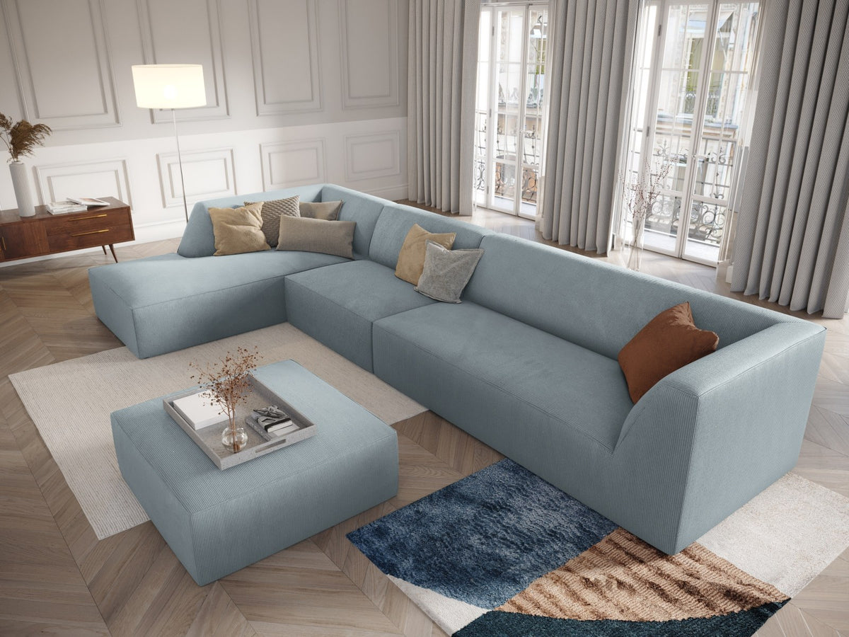 Runder Pouf mit hellblauem Cordstoff-Bezug, schwarzen Kunststoffbeinen und Massivholzrahmen, Modell Siena von Cosmopolitan Design.