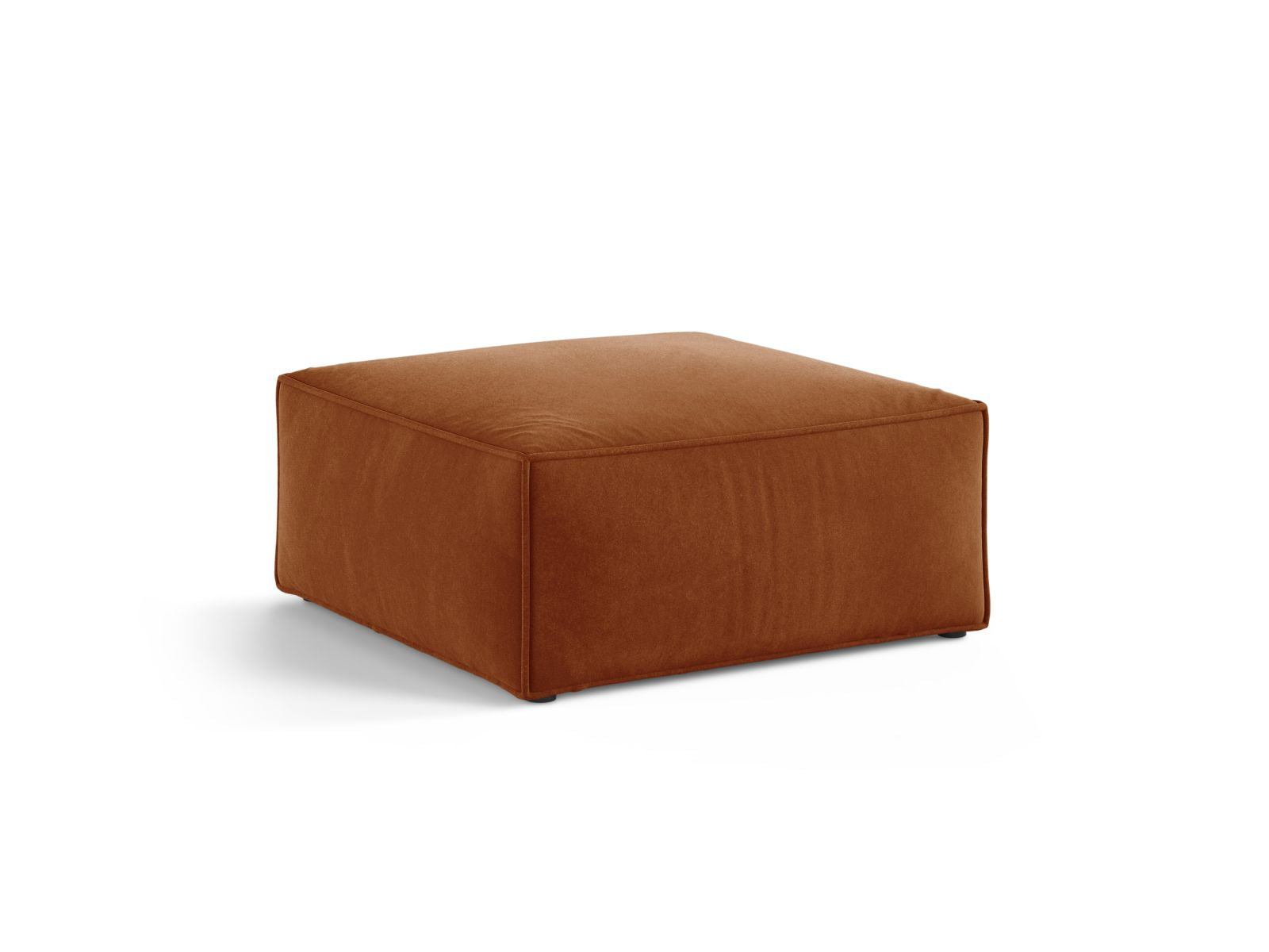 Eleganter 1-Sitzer Pouf Aveiro in warmem Terracotta, ideal für stilvolle Wohnräume. Hochwertiges Design von Cosmopolitan Design.