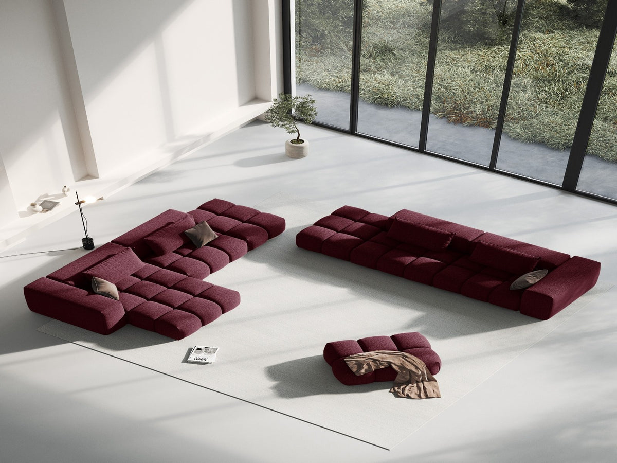 Beiger Pouf Verona mit Sorella-Strukturstoff, Massivholzrahmen und schwarzen Kunststoffbeinen, quaderförmige Sitzfläche.